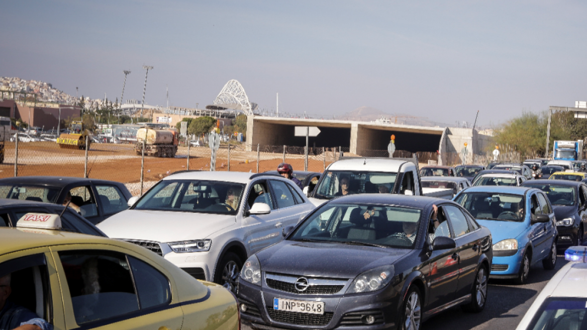 Κίνηση στην Ποσειδώνος, λόγω τροχαίου
