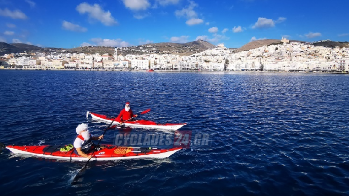 Σύρος: Ο Άγιος Βασίλης έφτασε με κανό καγιάκ 