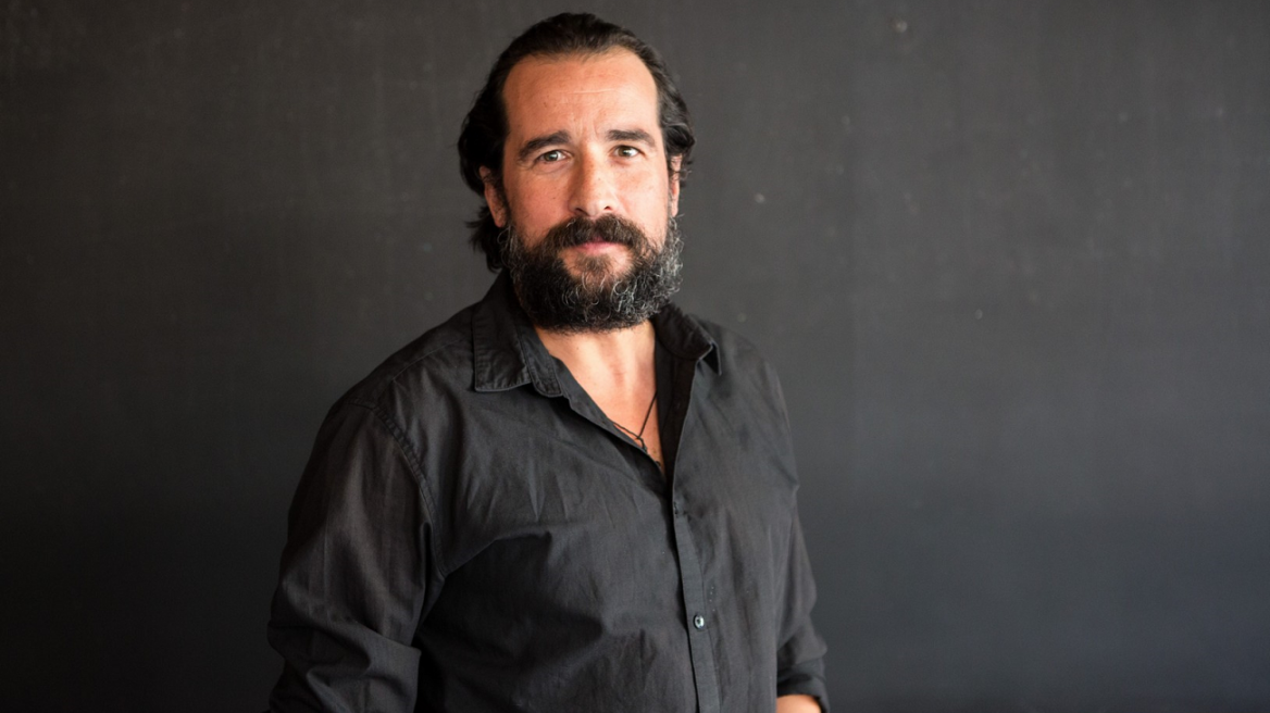 Τάσος Νούσιας για καταγγελίες στο θέατρο: «Εξαπατημένη νυν Υπουργός Πολιτισμού για παιδεραστή - βιαστή»