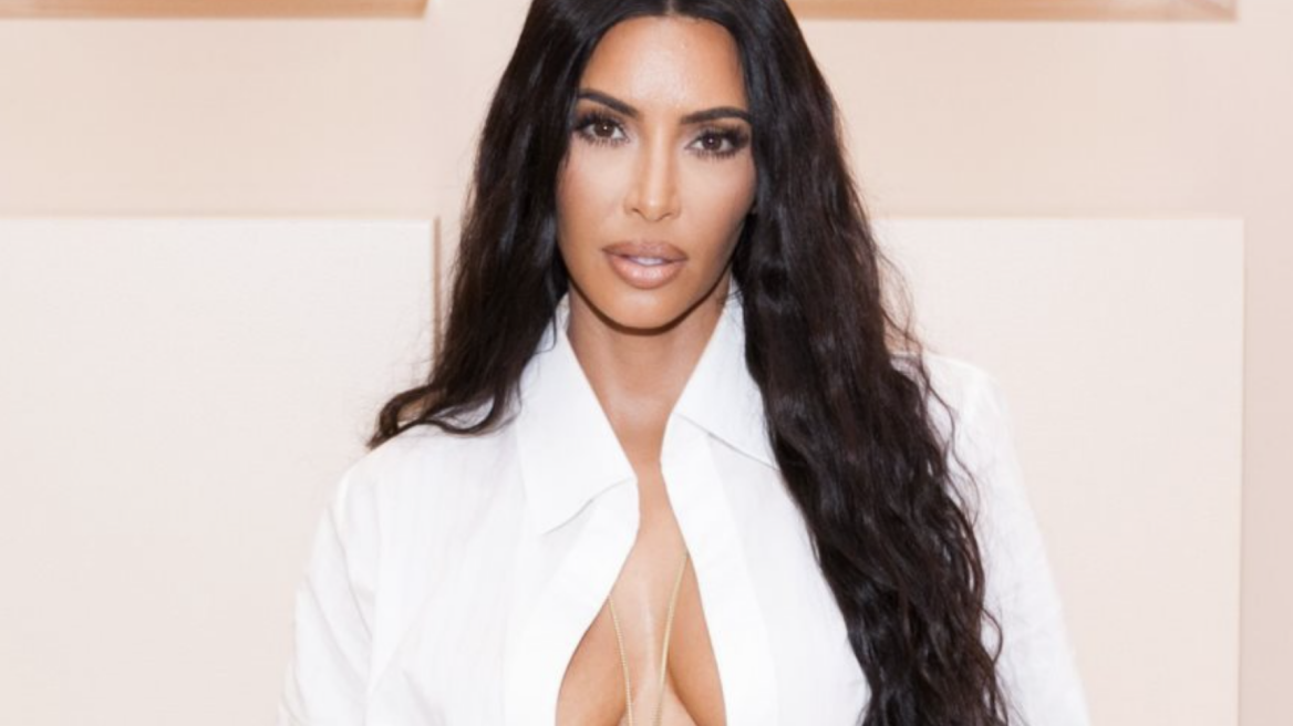 Η Κιμ Καρντάσιαν... πέταξε τη μάσκα - Δείτε πώς είναι χωρίς makeup (βίντεο)