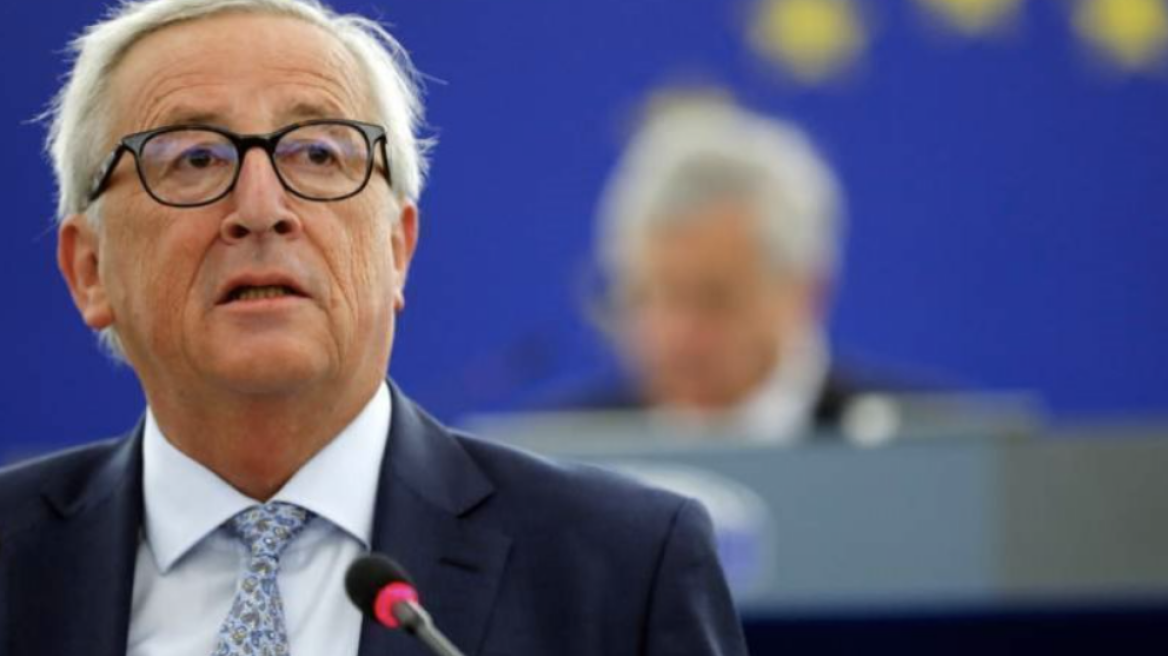 Sofagate - Γιούνκερ: H Φον ντερ Λάιεν θα έπρεπε να έχει διαφορετική μεταχείριση