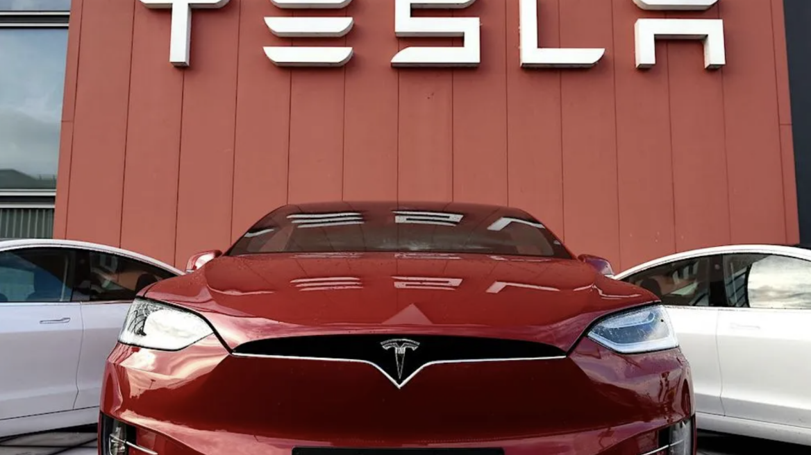 Στα δικαστήρια η Tesla...