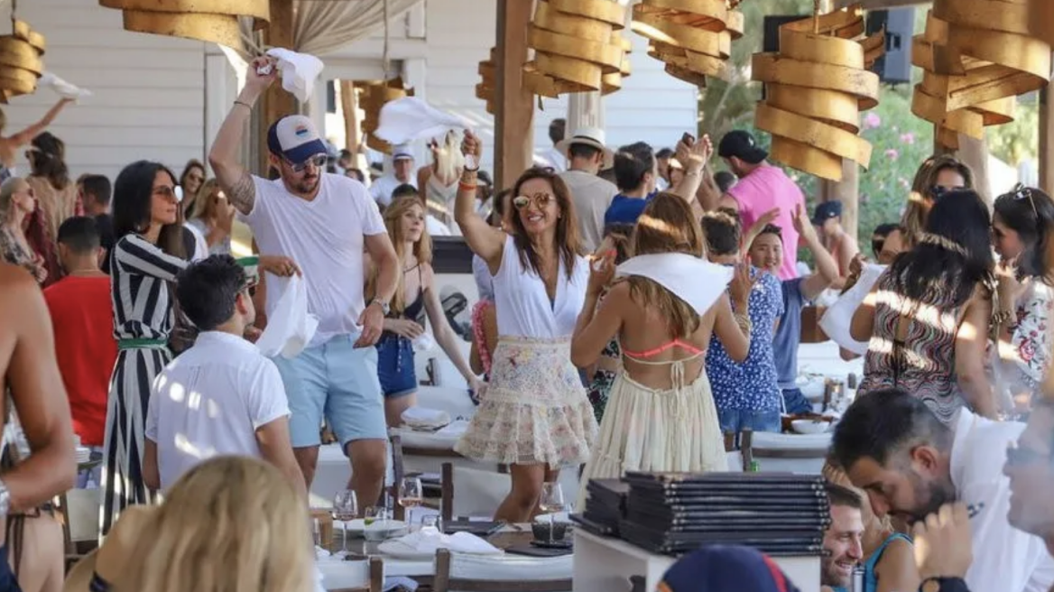 Μύκονος: Νέα σεζόν και ο…Θεός να βάλει το χέρι του