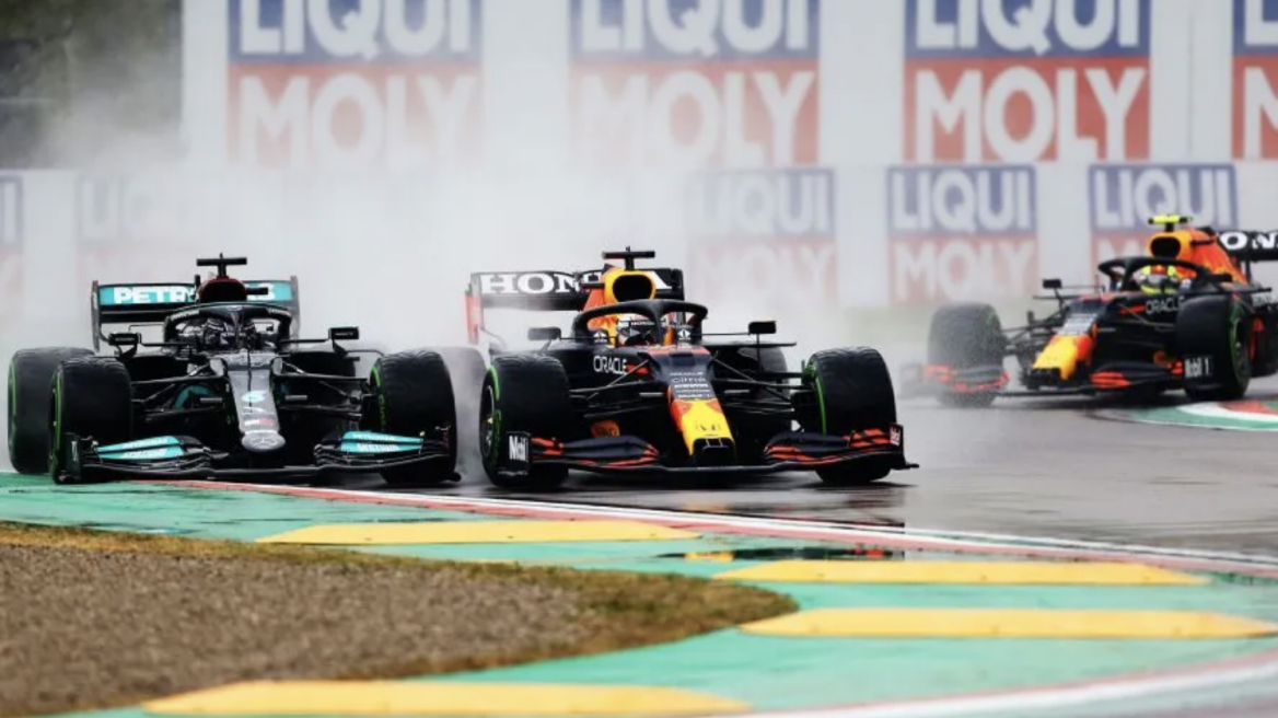 Και μετά το χάος… Verstappen!