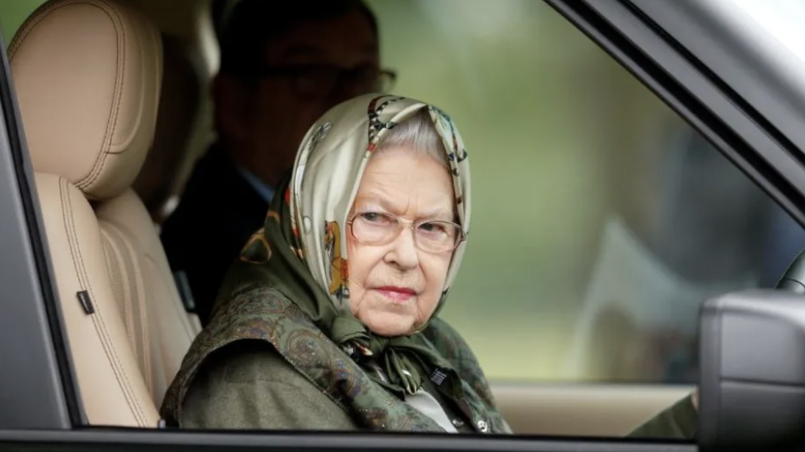 Η Βασίλισσα Ελισάβετ και τα αυτοκίνητά της...