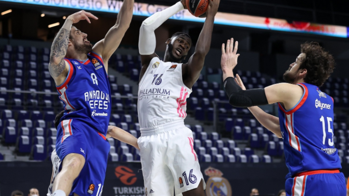  Euroleague, Ρεάλ-Αναντολού Εφές 82-76: Απίθανη ανατροπή με Γκαρούμπα να «σπάει» ρεκόρ - Δείτε βίντεο