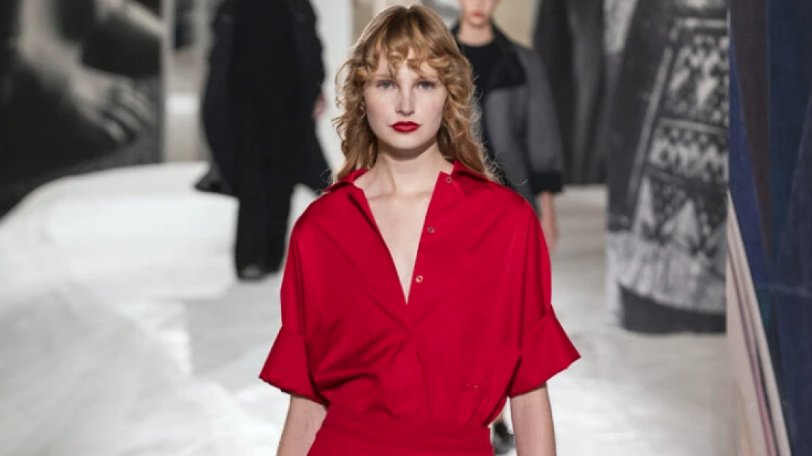 Γιατί ένα ζευγάρι clogs είναι τα τέλεια παπούτσια για αυτή την περίοδο