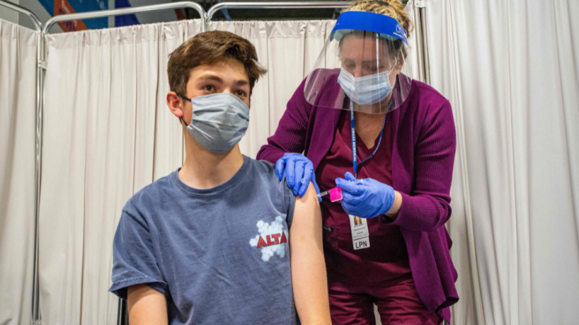 ΗΠΑ: Επεκτάθηκε στους έφηβους 12-15 ετών η άδεια επείγουσας χρήσης του εμβολίου των Pfizer/BioNTech