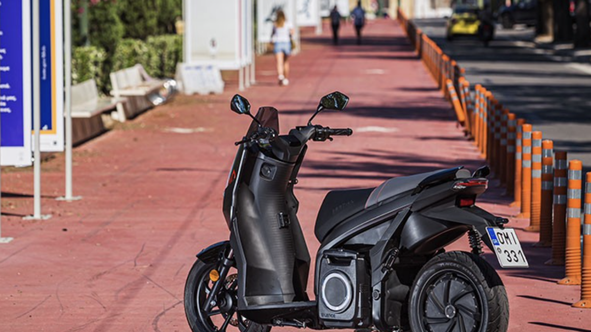 Δοκιμή: SEAT Mo, το ηλεκτρικό scooter της Αστυπάλαιας - Πόσο κοστίζει;