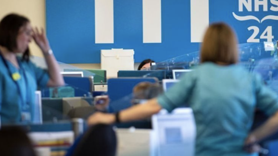 Συναγερμός στη Βρετανία: Αύξηση 40% στα κρούσματα σε μόλις 24 ώρες - Ξεπεράσαν τα 16.000