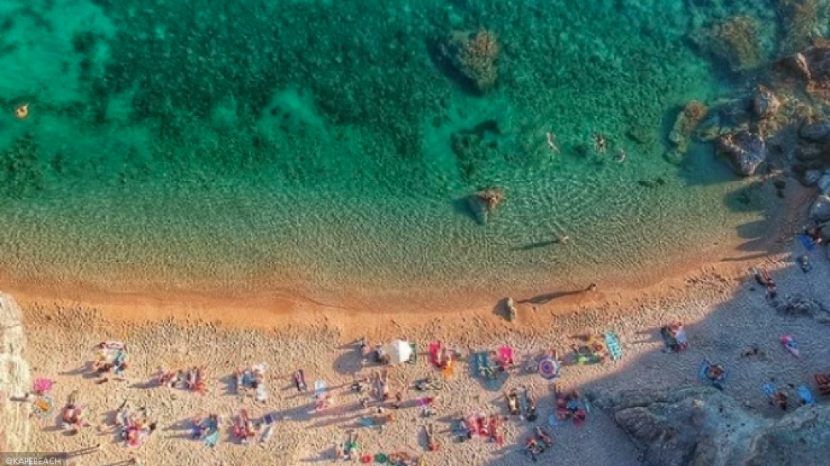 Τρεις παραλίες κοντά στην Αθήνα που θυμίζουν νησί