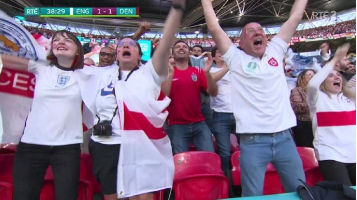 Euro 2020: Βρετανίδα δήλωσε «αδιάθετη» στη δουλειά, πήγε στο Αγγλία-Δανία και... απολύθηκε