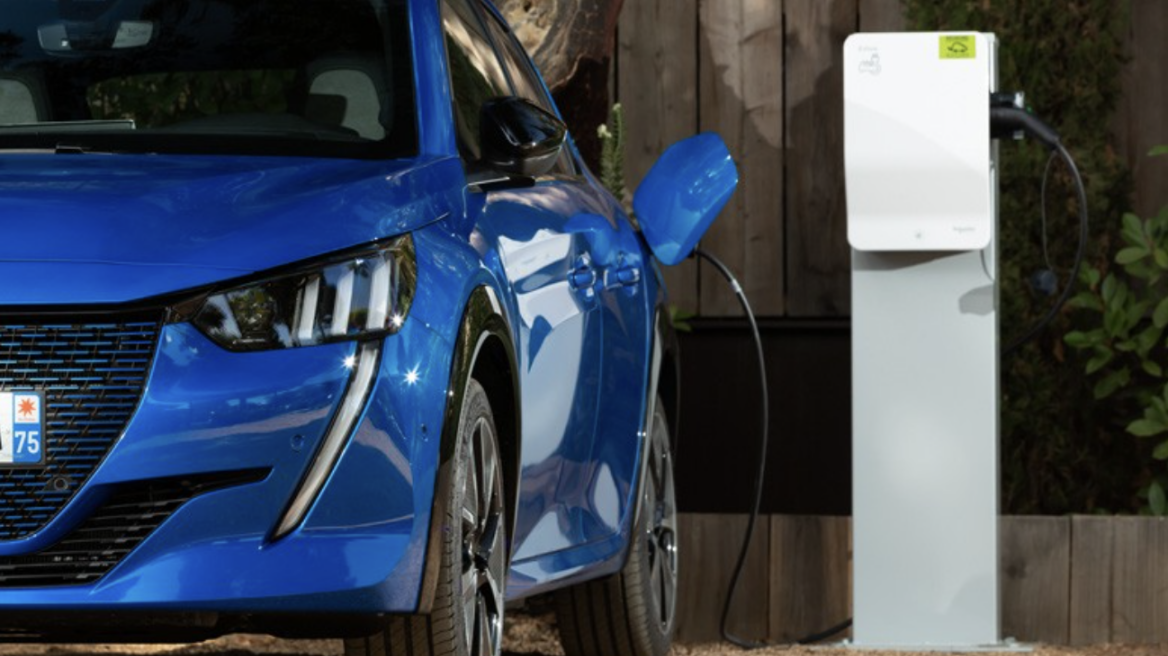 Δείτε ποια ηλεκτρικά αυτοκίνητα αγοράζουν οι Έλληνες...