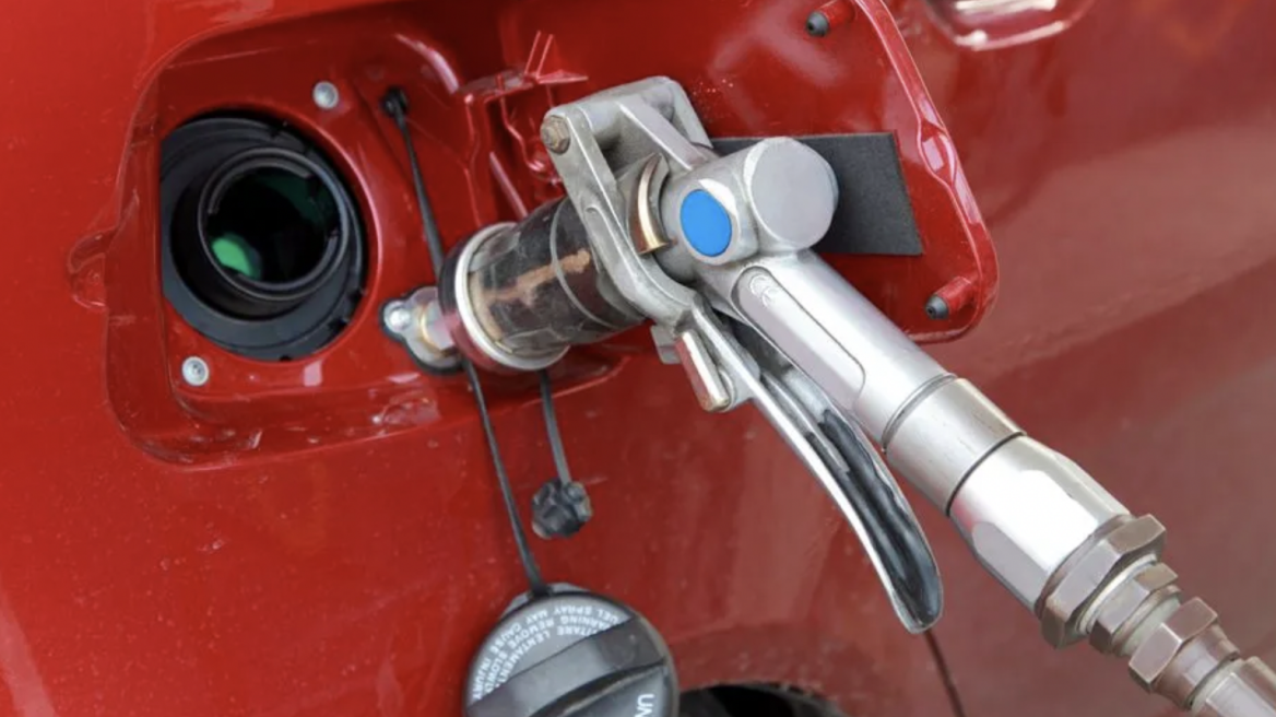 « Φορολογική επιβράβευση στα «καθαρά» ΙΧ με υγραέριο και φυσικό αέριο»