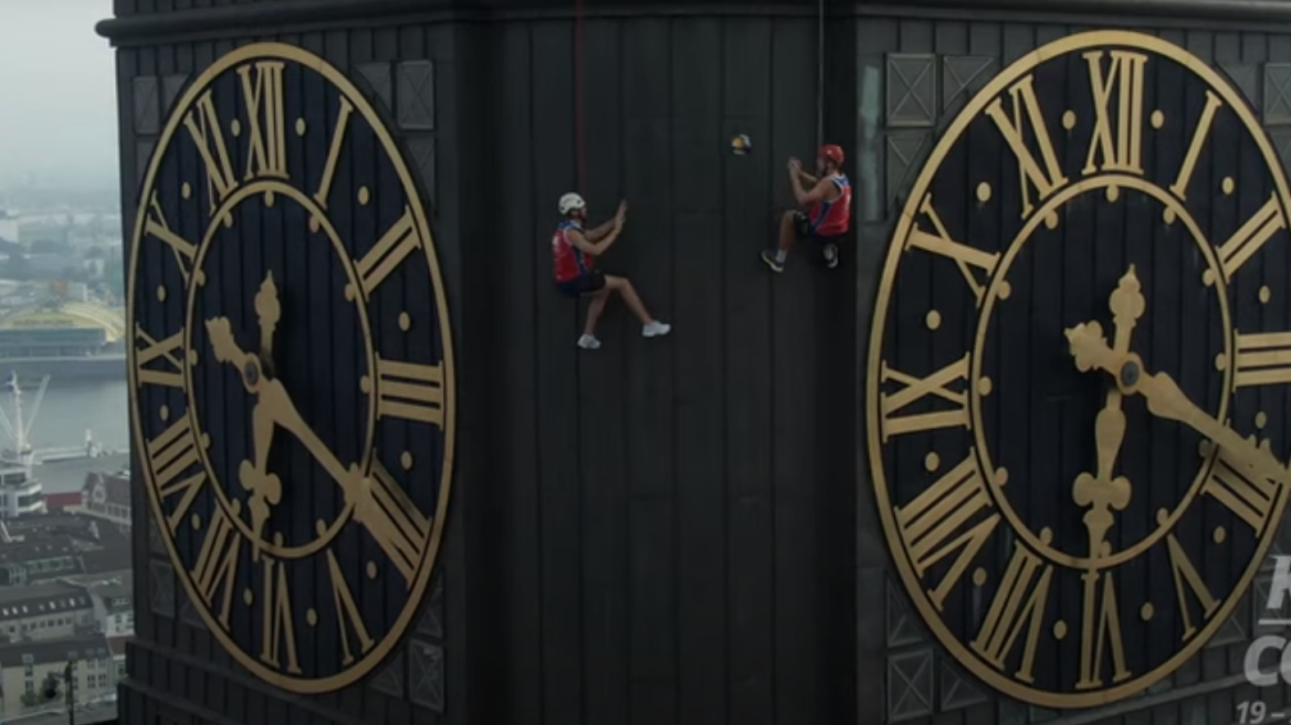 Βίντεο: Παίζοντας βόλεϊ στον… αέρα!