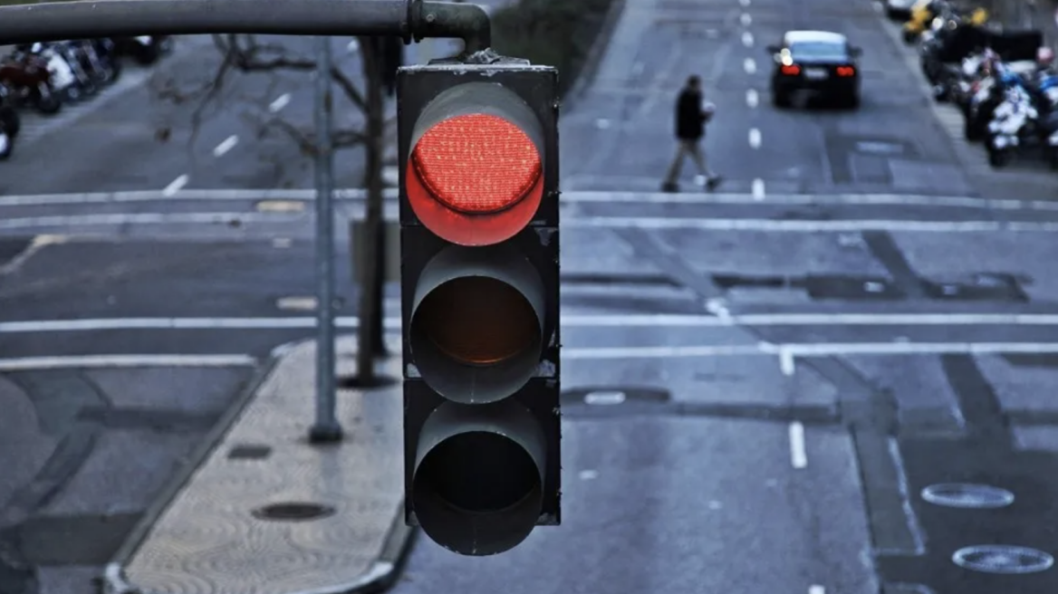 Απίστευτο: Πέρασε 49 φορές κόκκινο για να τον εκδικηθεί... 