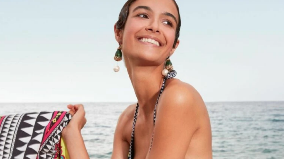 Sarong skirt: Το ευέλικτο κομμάτι του καλοκαιριού επιστρέφει και δεν είναι μόνο για την παραλία