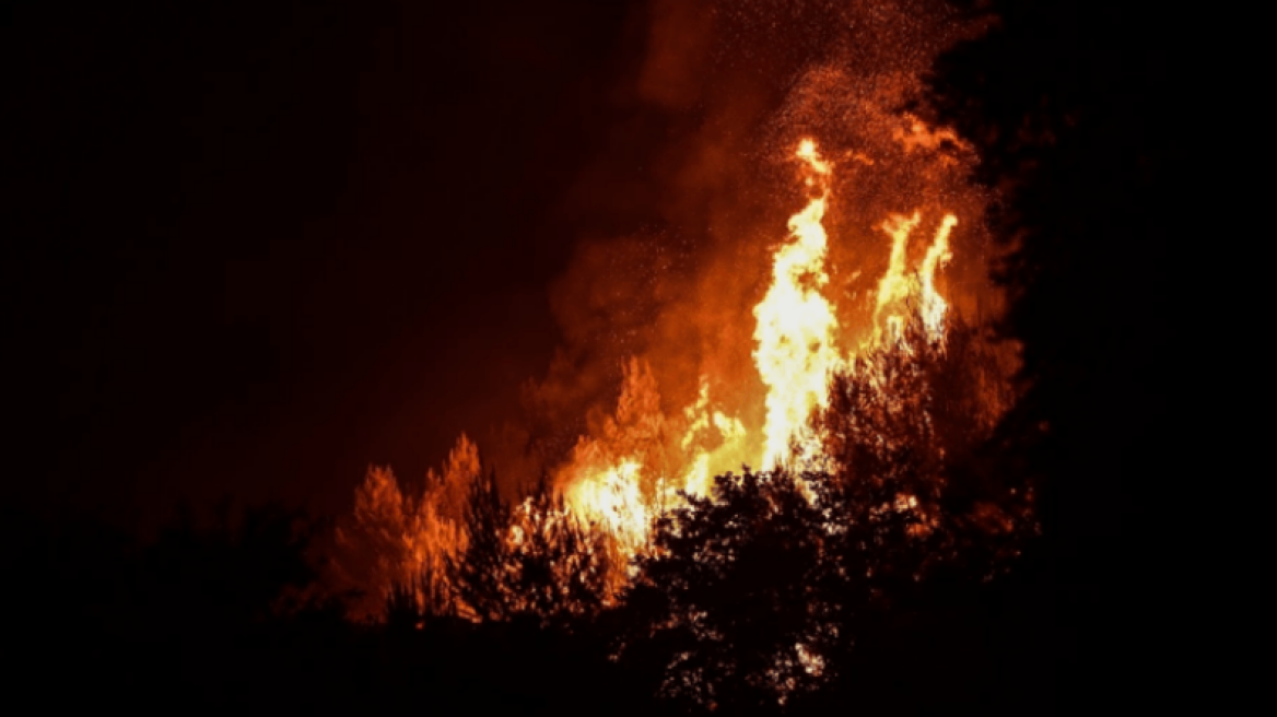 Κρήτη: Σε ύφεση η πυρκαγιά στο Καστέλλι Φουρνής - Δεν κινδύνευσε κατοικημένη περιοχή