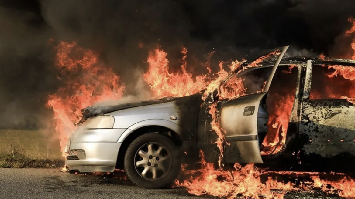 Φωτιά στο αυτοκίνητο: Τι να κάνω;