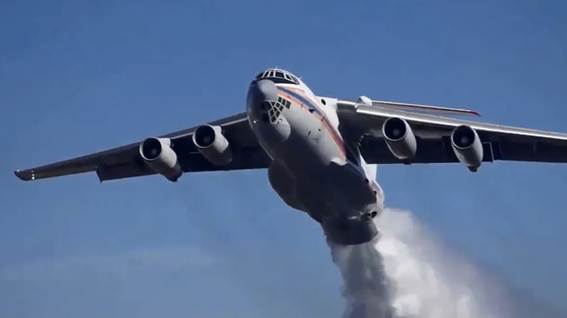 Παραλίγο τραγωδία στα Βίλια - Ιδού το θηριώδες και... επικίνδυνο Ilyushin (+video) 