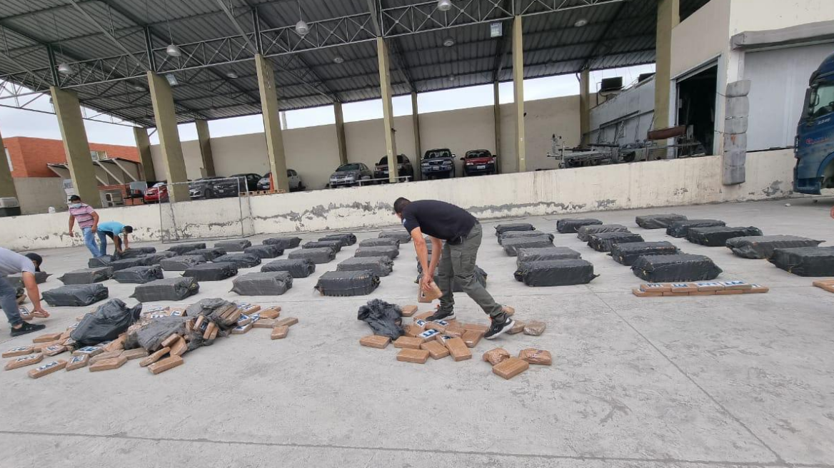 Ισημερινός: Οι διωκτικές αρχές κατέσχεσαν 9,6 τόνους κοκαΐνη - Ποσότητα ρεκόρ!