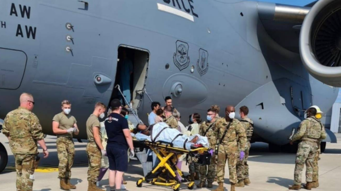 Αφγανιστάν: Βρέφος γεννήθηκε μέσα σε στρατιωτικό αεροσκάφος των ΗΠΑ και οι γονείς του το ονόμασαν... προς τιμήν του