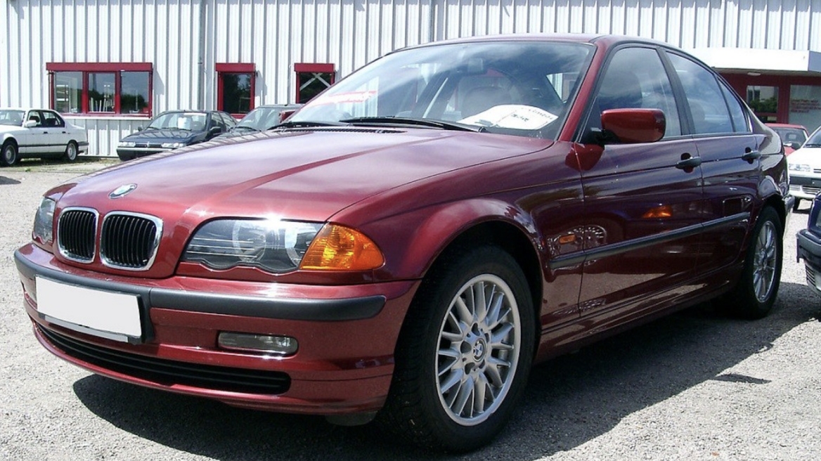 Ελλάδα: Δημοπρασία αυτοκινήτων από 200 ευρώ 