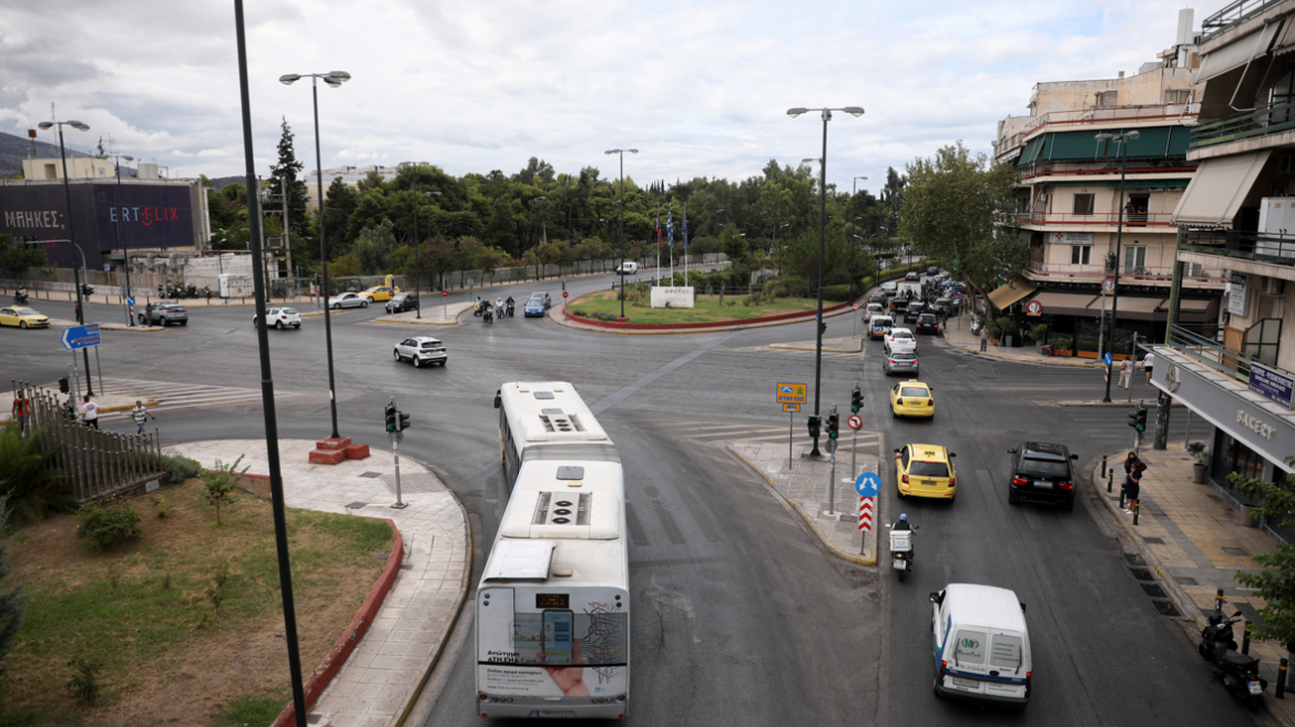 Κίνηση στους δρόμους: Δείτε πού υπάρχουν καθυστερήσεις