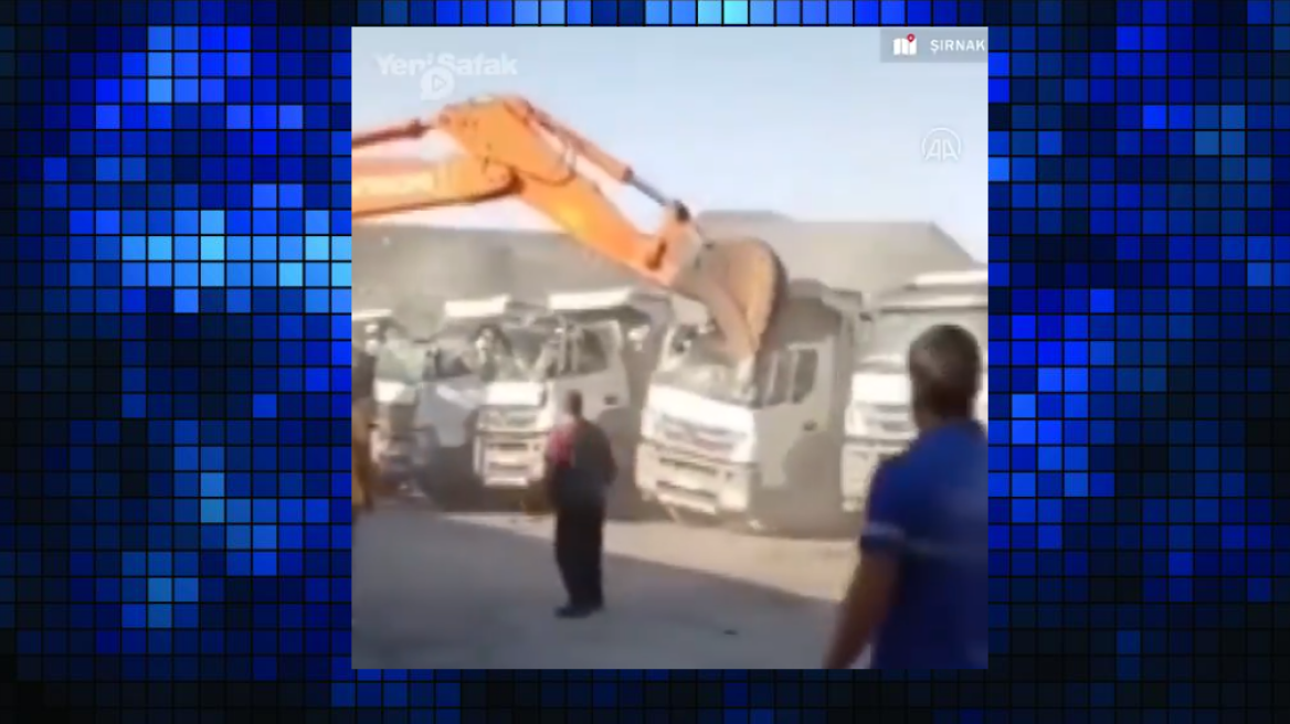 Τουρκία: Δεν τον πλήρωσαν και κατέστρεψε πέντε φορτηγά με εκσκαφέα - Δείτε βίντεο
