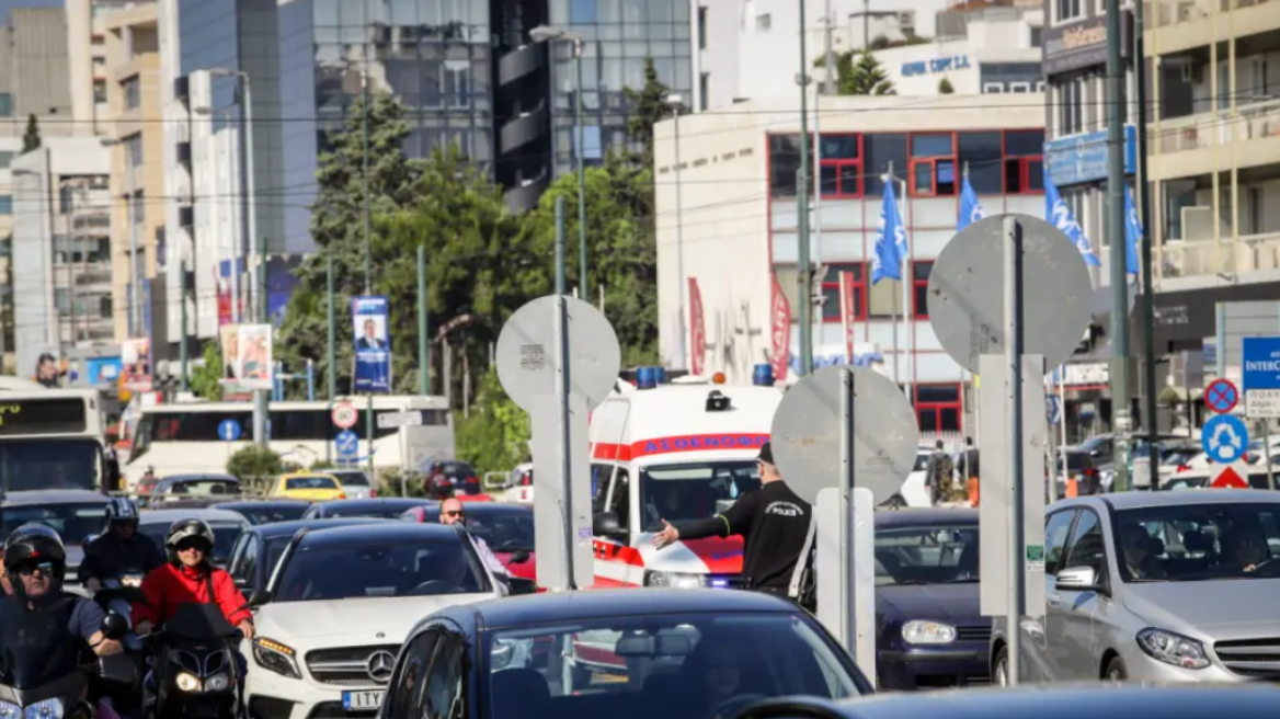 Κίνηση: Πού έχει μποτιλιάρισμα τώρα - Σε ποιους δρόμους εντοπίζονται προβλήματα 