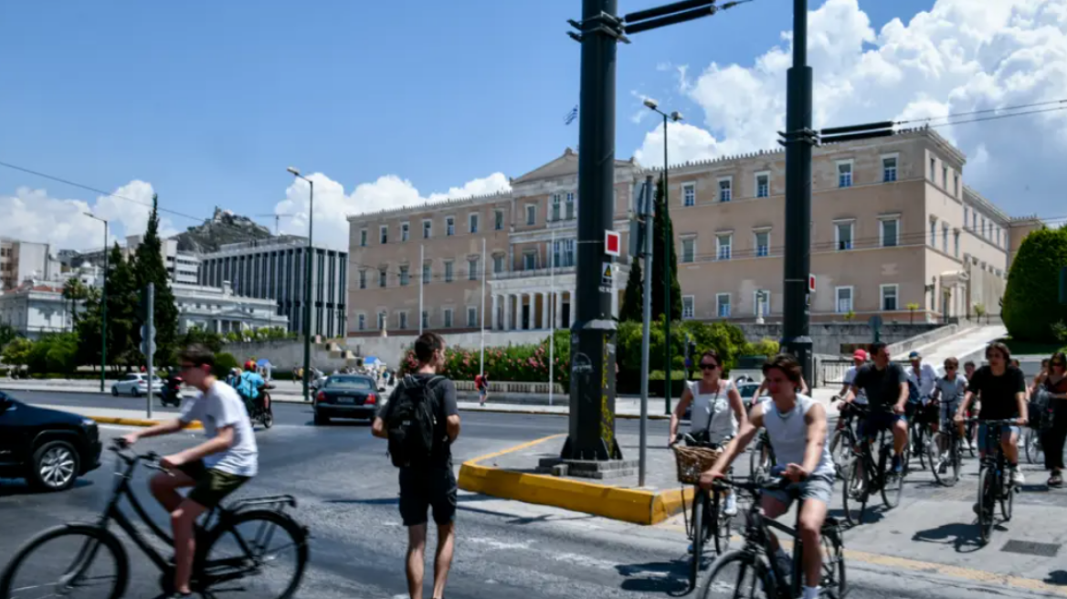 Κίνηση στους δρόμους: Μποτιλιάρισμα στο κέντρο, πού υπάρχουν καθυστερήσεις - Live η κίνηση τώρα