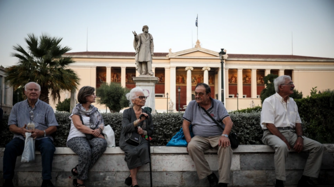 Συντάξεις χηρείας: Έρχεται «ψαλίδι» στον ιδιωτικό τομέα - Τα σενάρια που εξετάζονται