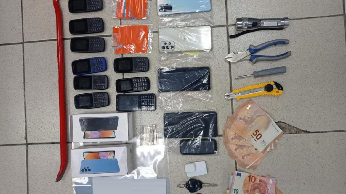 Με κλεμμένα Ι.Χ. έφερναν μετανάστες από την Τουρκία