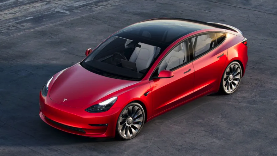 Νέος και ακριβός μπελάς για Tesla και Musk