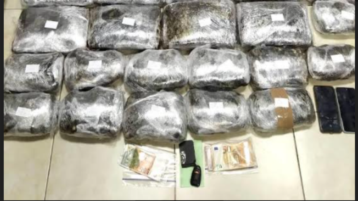 Ο Μορφέας ανακάλυψε 53 κιλά κάνναβης στο Ι.Χ. ζευγαριού