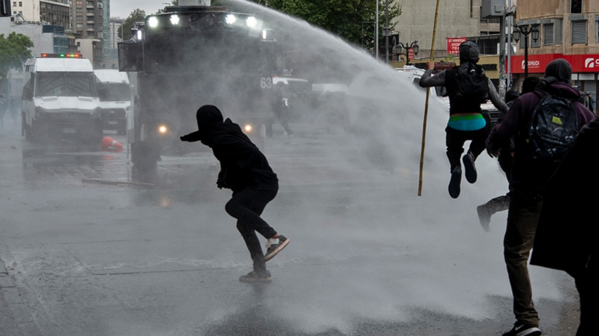 Χιλή: Κατάσταση εξαίρεσης κηρύχθηκε σε επαρχίες του νότου όπου ζουν αυτόχθονες Μαπούτσε