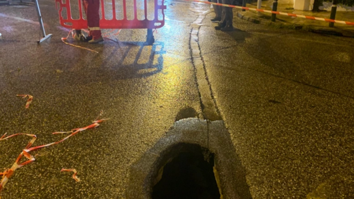 Χάος στους δρόμους από Χαλάνδρι μέχρι Γαλάτσι από την καθίζηση στην Παπανικολή