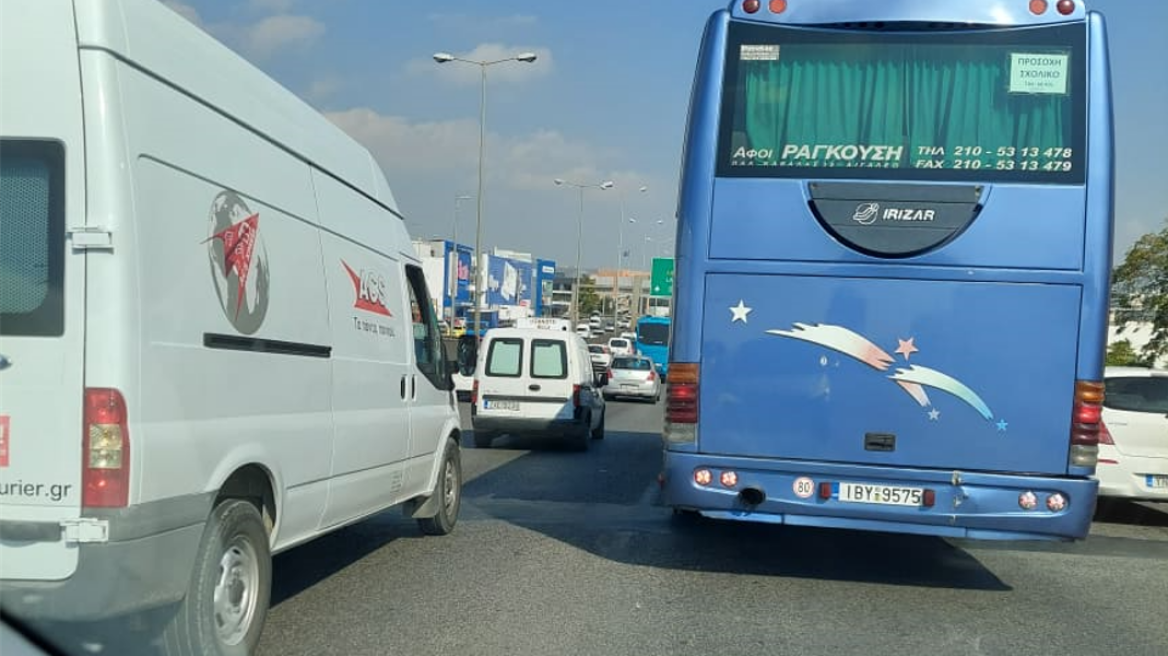 Κίνηση στους δρόμους: Μποτιλιάρισμα τώρα στον Κηφισό, τροχαίο στην είσοδο της Αττικής Οδού - Live εικόνα