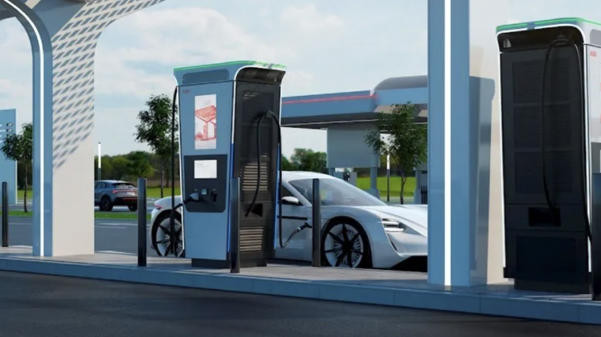 Ηλεκτρικό σαν... βενζίνης - Ιδού ο ταχύτερος φορτιστής στον κόσμο (+video)