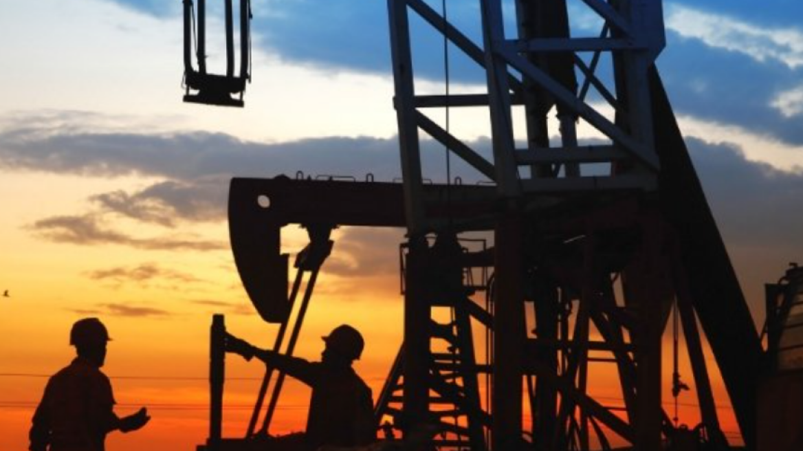 Πετρέλαιο: Μειώνεται σήμερα το Μπρεντ και αυξάνεται το αργό