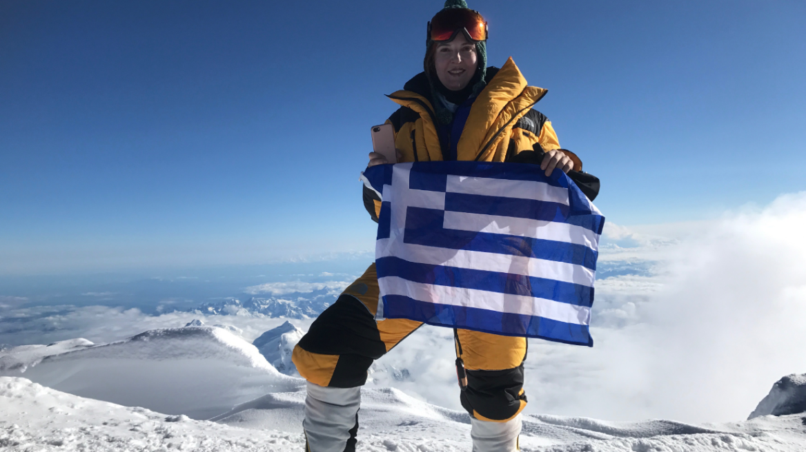 Ελληνίδα αλπινίστρια σκαρφαλώνει στην υψηλότερη κορυφή της Ανταρκτικής - «Το περιβάλλον μας χρειάζεται»