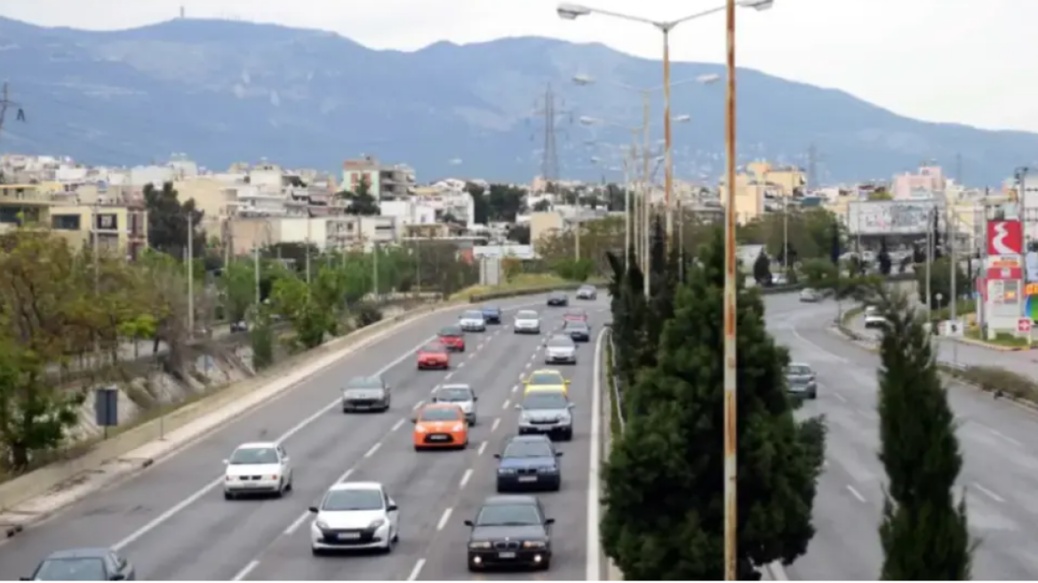 Κίνηση στους δρόμους: Συνεχίζονται οι καθυστερήσεις σε Κηφισό και Αττική Οδό - Live εικόνα