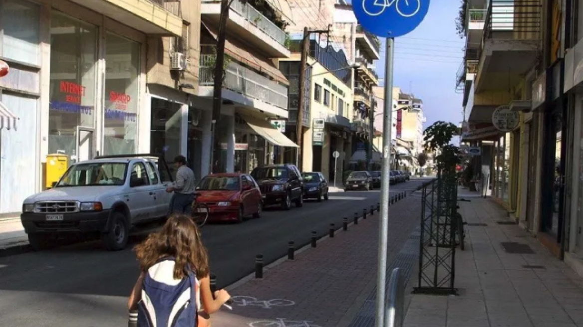 «Πού πήγαν οι υποσχέσεις για ποδηλατόδρομο στην Πανεπιστημίου;»