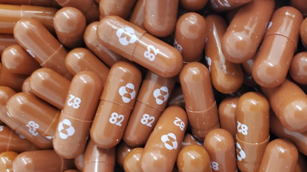 «Το φάρμακο δεν αντικαθιστά τον εμβολιασμό» διευκρινίζει ο ιατρικός διευθυντής της Merck στην Ελλάδα