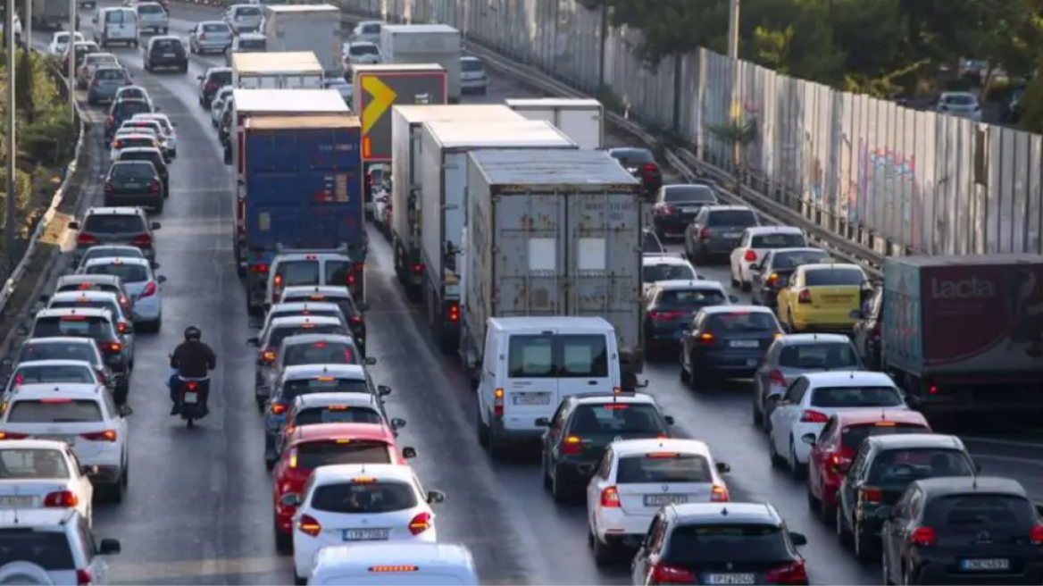 Κίνηση στους δρόμους: Σύγκρουση οχημάτων στον Κηφισό, στο ύψος της Ιεράς Οδού - Αποκαταστάθηκε η κυκλοφορία