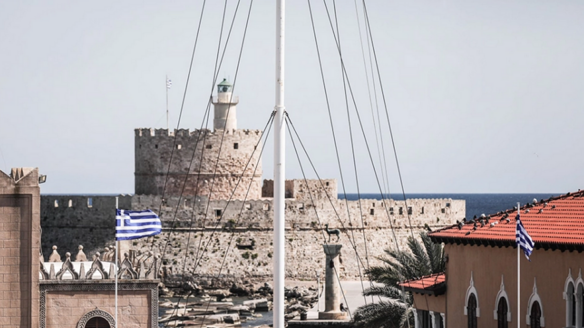 Ρόδος: Αστυνομικός διεκδικεί €130.000 από 48χρονο που τον μαχαίρωσε κατά τη διάρκεια καταδίωξης 