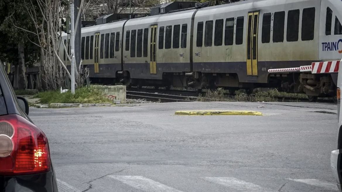 Ξάφριζαν τους καταλύτες από παρκαρισμένα ΙΧ στον προαστιακό σταθμό