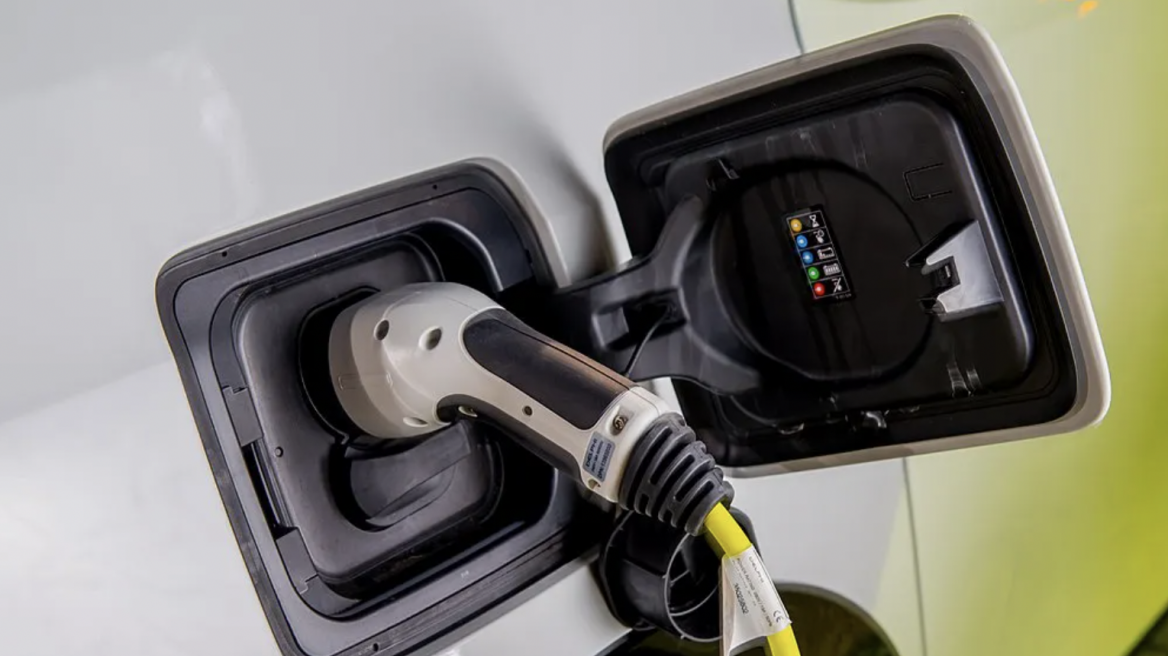 Αλλάζουν ολα: Ηλεκτρική αντεπίθεση στην Ελλάδα…