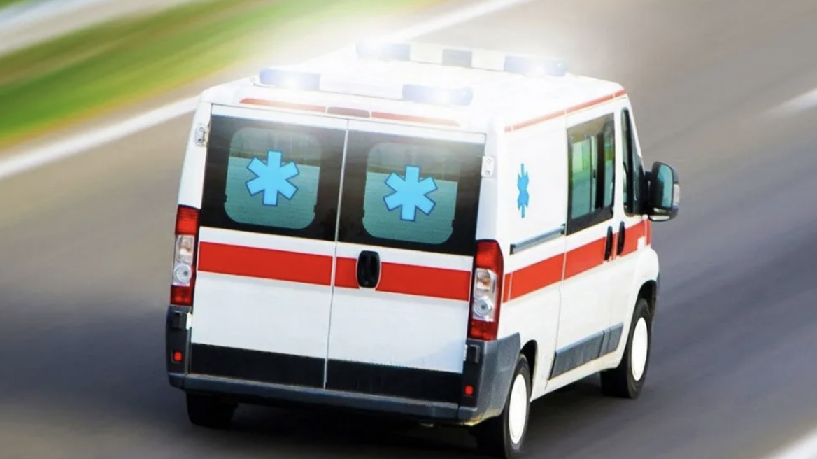 Εν μέσω Πανδημίας η Ελλάδα βλέπει τα ασθενοφόρα ως... Λιμουζίνες