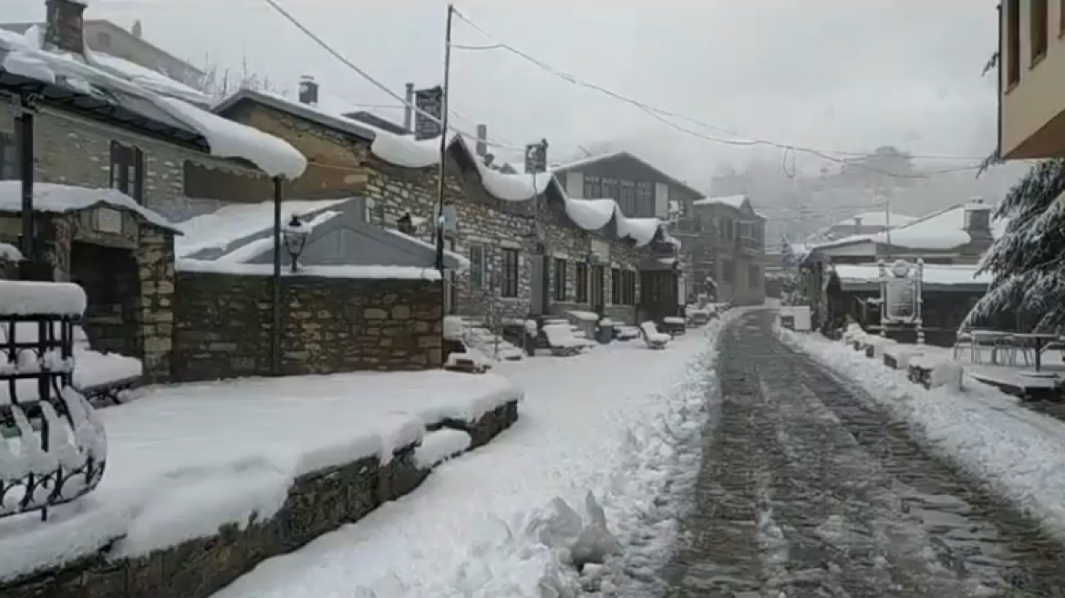 Η Φλώρινα «ντύθηκε» στα λευκά (βίντεο)